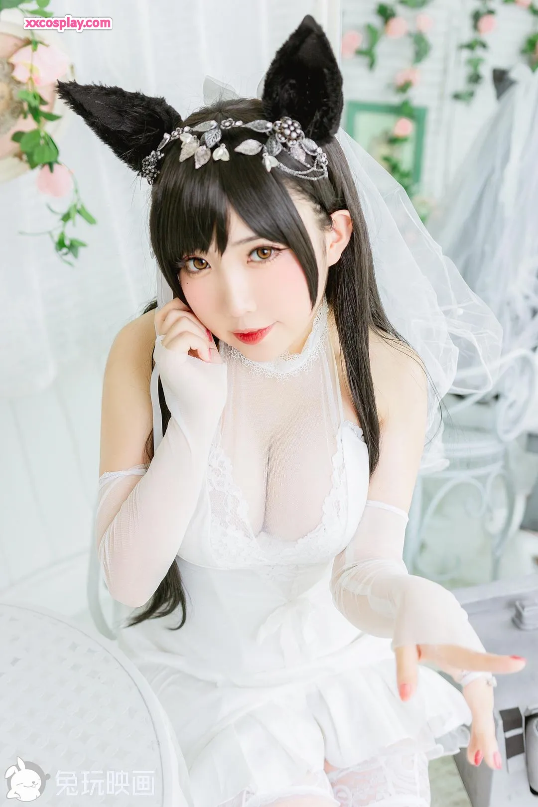 Tuwanyinghua - Rose Blanche Pure & Robe de Mariée Atago